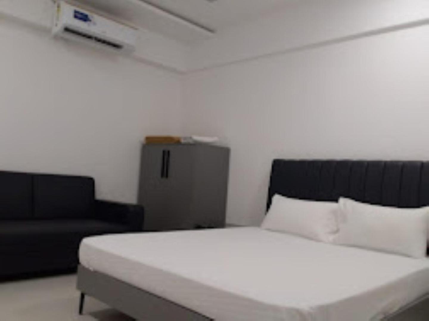 Lennox Hotel , Surat Ngoại thất bức ảnh
