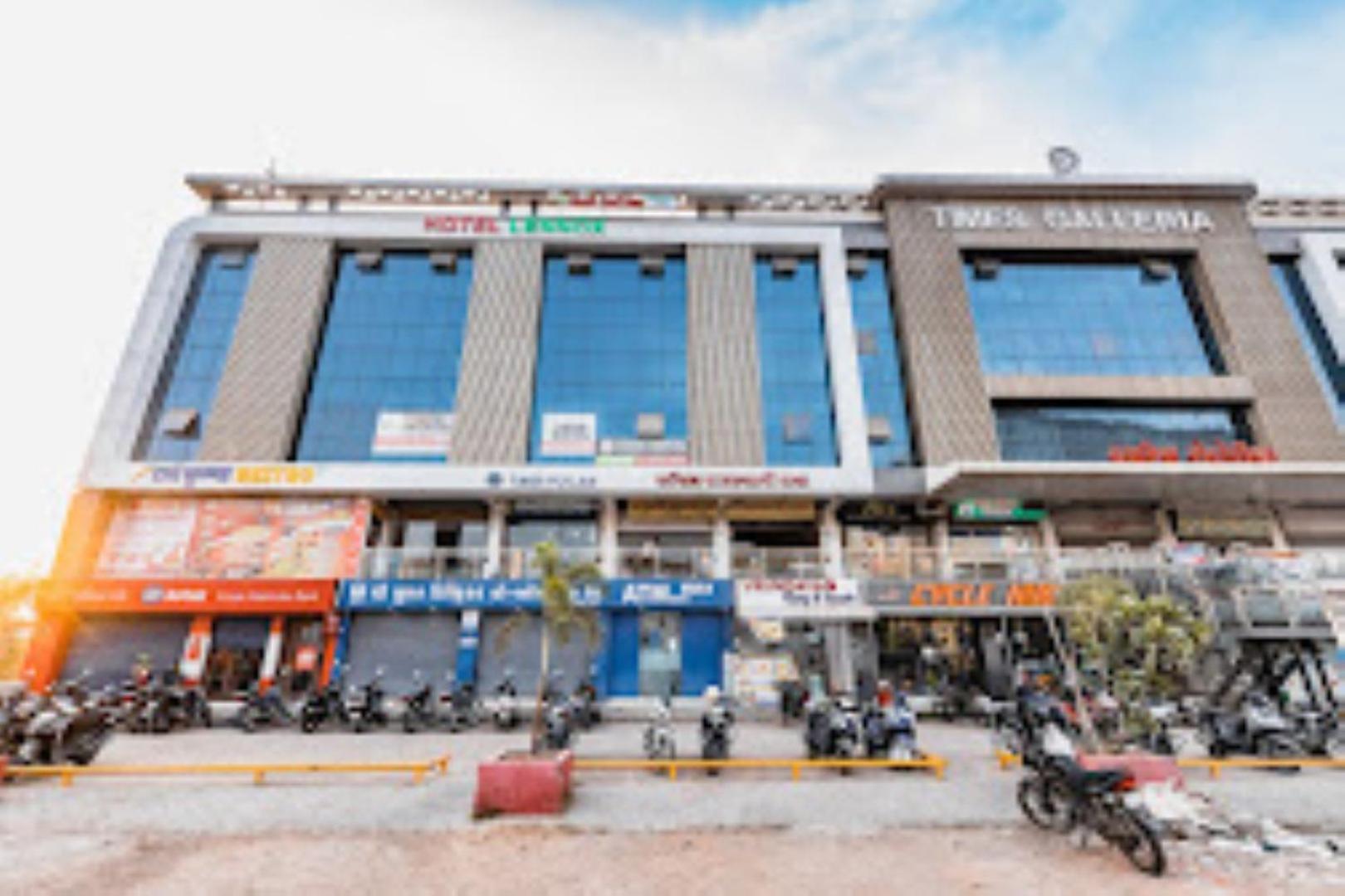 Lennox Hotel , Surat Ngoại thất bức ảnh