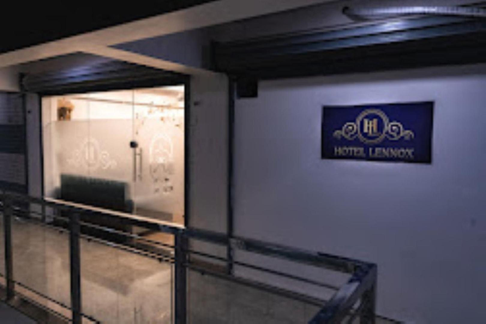 Lennox Hotel , Surat Ngoại thất bức ảnh